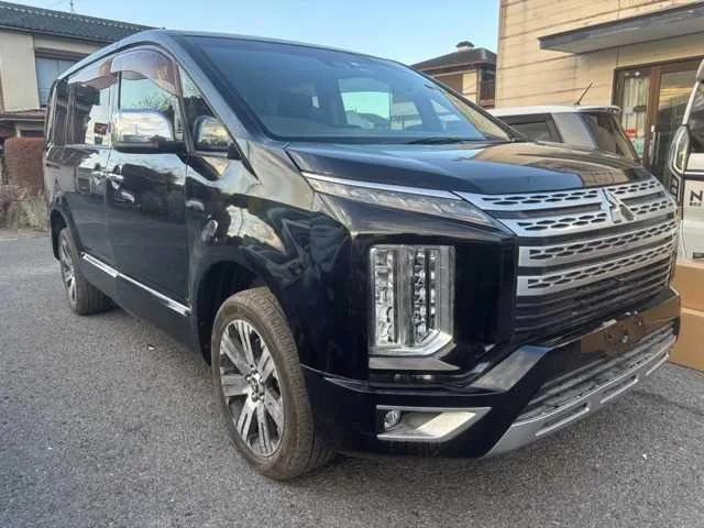 Mitsubishi Delica D:5 2023 — фото 1, купить с доставкой в Москву