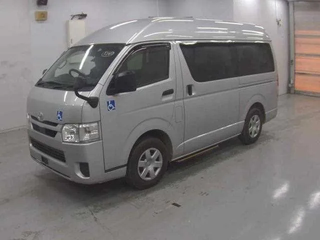 Toyota Hiace Van 2022 — миниатюра 3