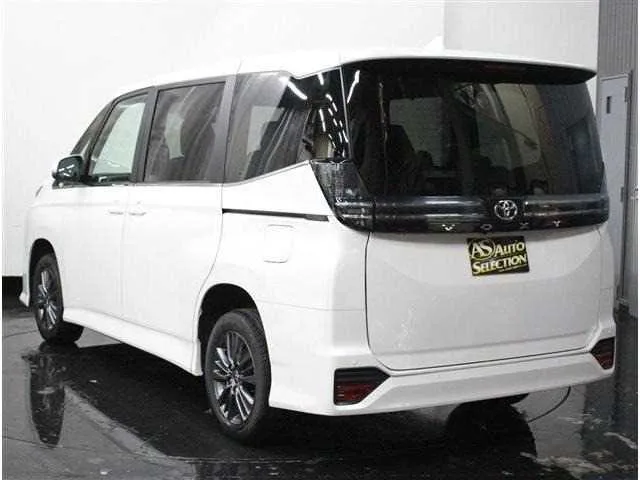 Toyota Voxy 2024 — миниатюра 4