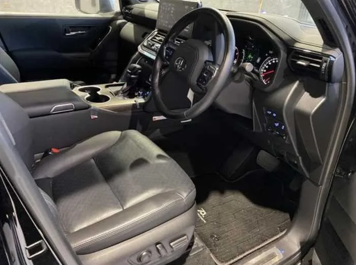 Toyota Land Cruiser ZX DIESEL*JBL* 2022 — миниатюра 2