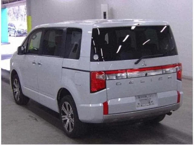 Mitsubishi Delica D:5 2022 — миниатюра 2