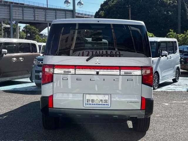 Mitsubishi Delica D:5 2024 — миниатюра 2