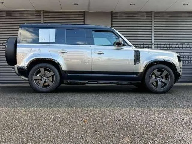 Land Rover Defender 2023 — миниатюра 4