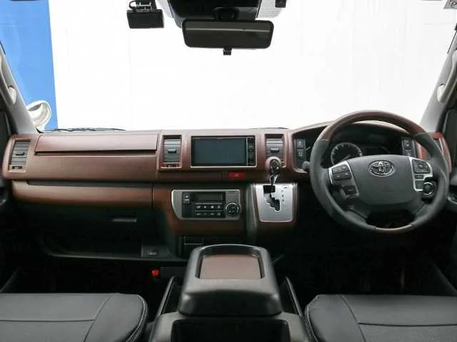Toyota Hiace Van 2022 — миниатюра 2