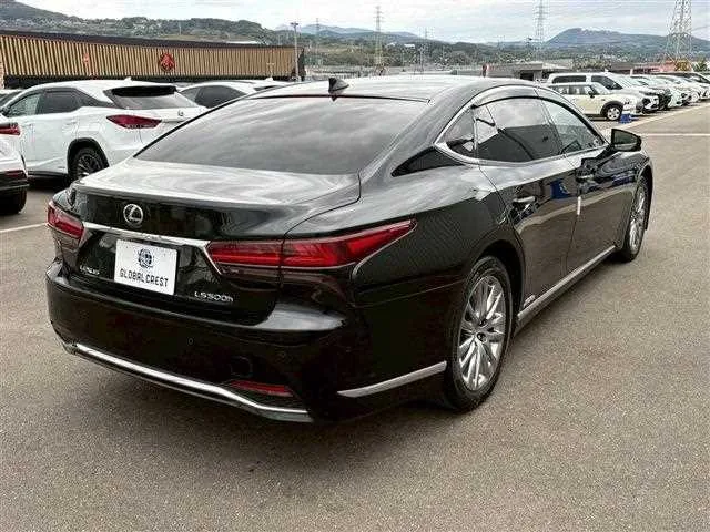 Lexus LS 2022 — миниатюра 2