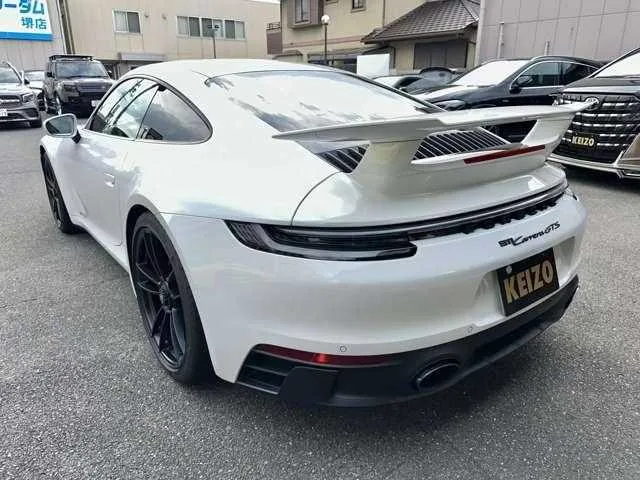 Porsche 911 GTS PDK 2023 — миниатюра 2