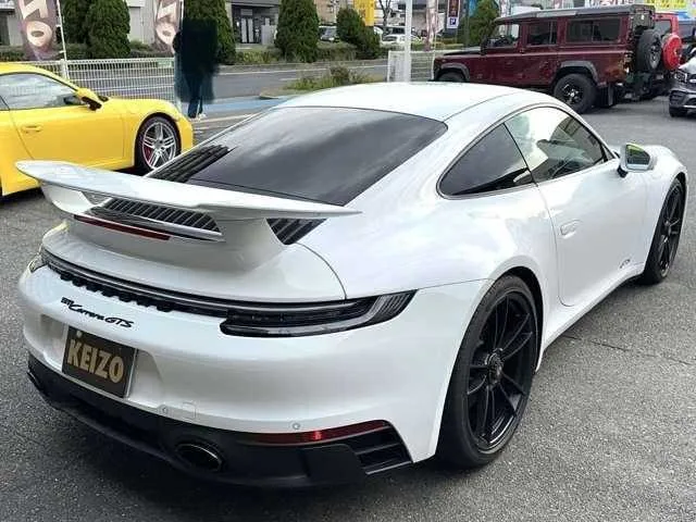 Porsche 911 GTS PDK 2023 — миниатюра 4