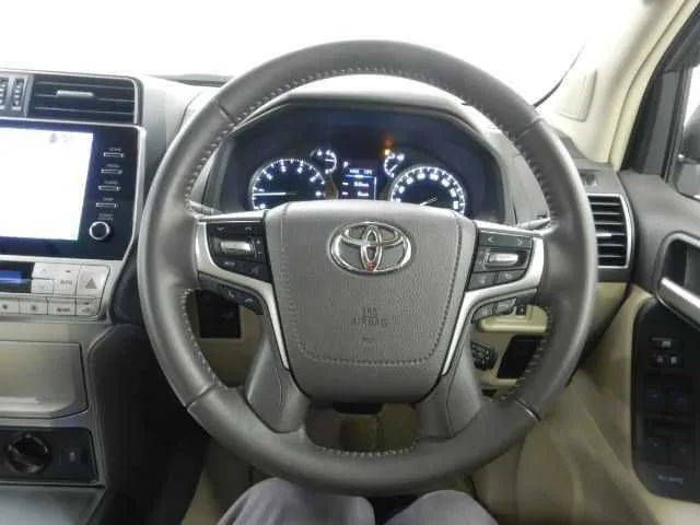 Toyota Land Cruiser Prado 2022 — миниатюра 5