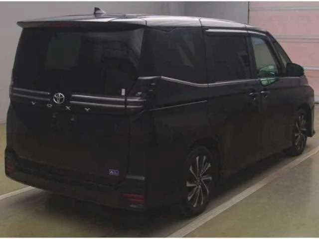 Toyota Voxy 2023 — миниатюра 5