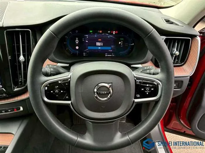 Volvo XC60 Recharge Ultimate T6 AWD PlugIn Hybrid 4WD 2024 — миниатюра 3