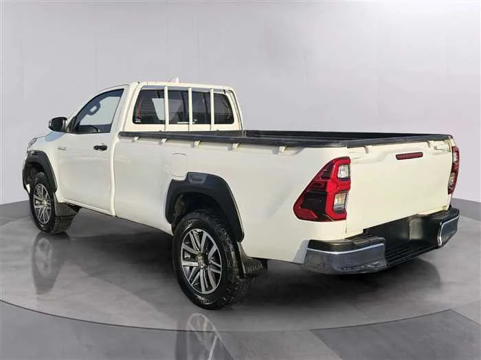 Toyota Hilux 2022 — миниатюра 3