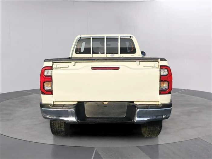 Toyota Hilux 2022 — миниатюра 5