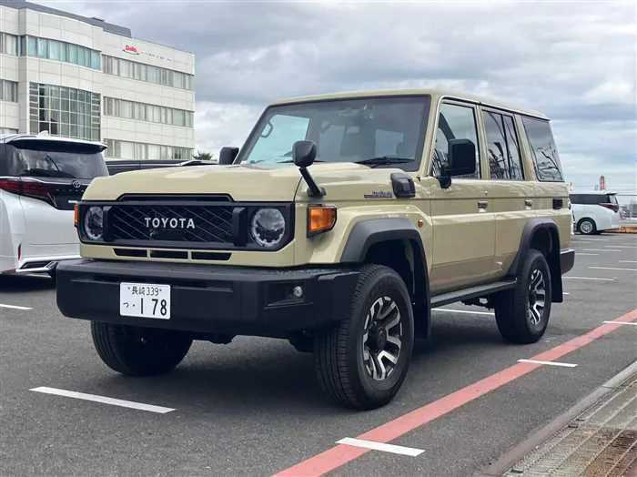 Toyota Landcruiser 70 AX 2024 — фото 1, купить с доставкой в Москву
