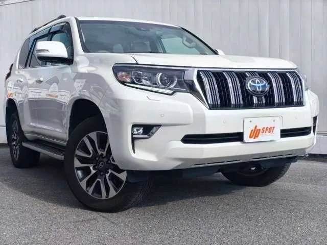 Toyota Land Cruiser Prado 2023 — фото 1, купить с доставкой в Москву