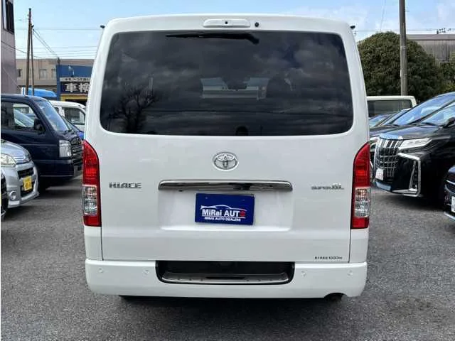 Toyota Hiace Van 2023 — миниатюра 3