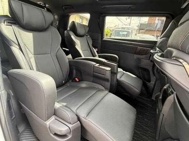 Toyota Alphard G 2023 — миниатюра 3