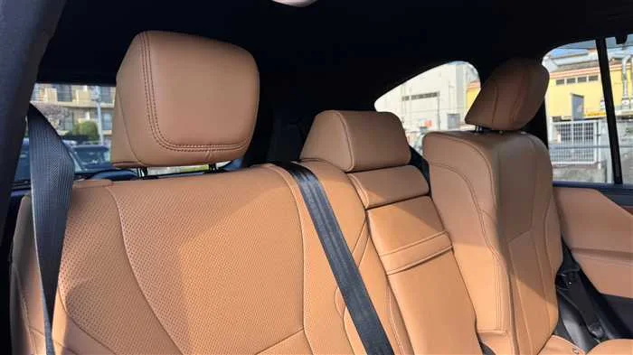 Lexus LX 600 2023 — миниатюра 3