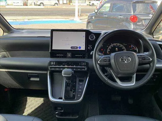 Toyota Noah 2023 — миниатюра 2