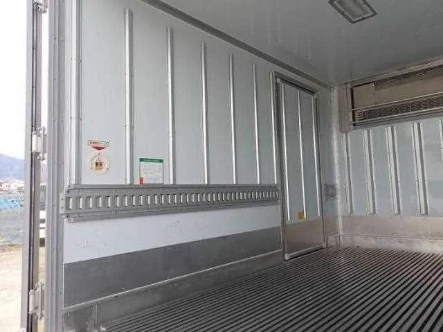 Mitsubishi Fuso CANTER 2023 — миниатюра 3