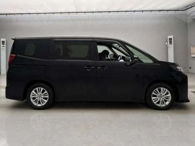 Toyota NOAH 2023 — миниатюра 4