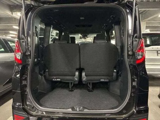Toyota NOAH 2023 — миниатюра 5