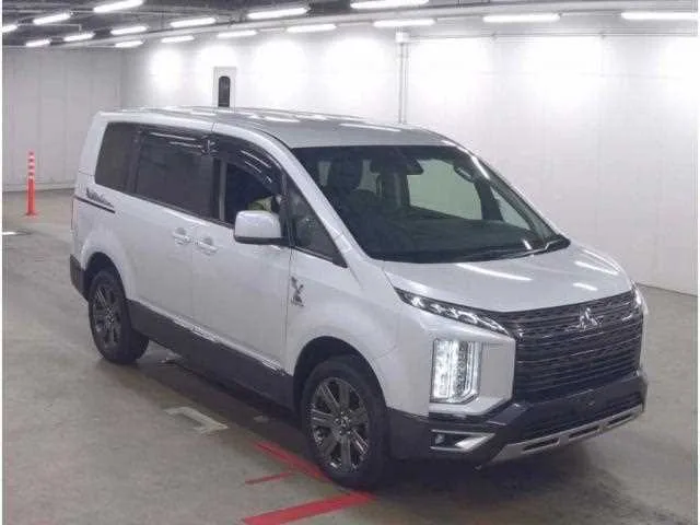 Mitsubishi Delica D:5 2023 — фото 1, купить с доставкой в Москву