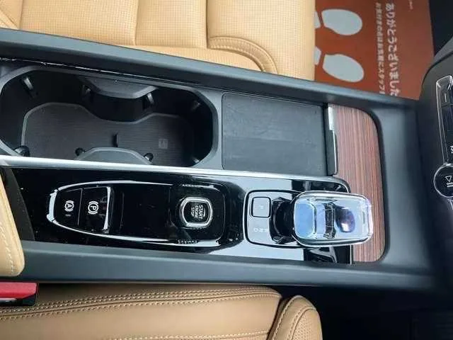 Volvo V60 2024 — миниатюра 4