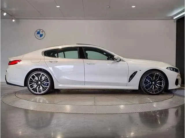 BMW 8 Series 2025 — миниатюра 4