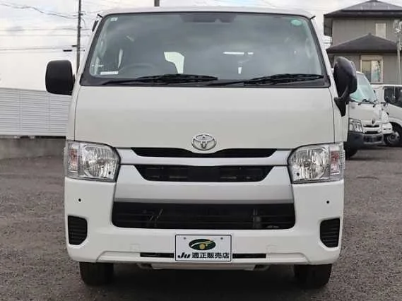 Toyota Hiace Van 2023 — миниатюра 4
