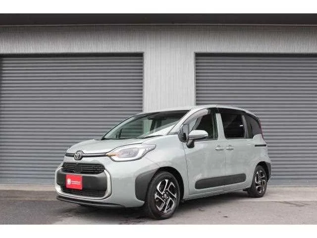 Toyota Sienta 2023 — фото 1, купить с доставкой в Москву