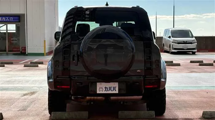 Land Rover Defender 110 X HSE D350 2025 — миниатюра 4