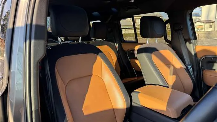 Land Rover Defender 110 X HSE D300 2023 — миниатюра 3