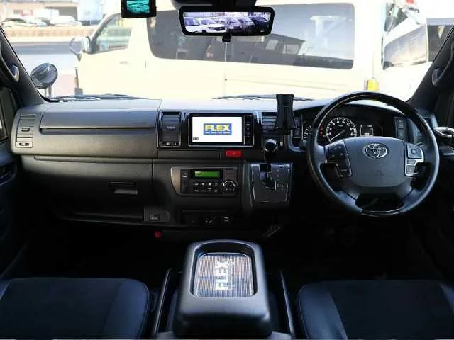 Toyota Hiace Van 2023 — миниатюра 2