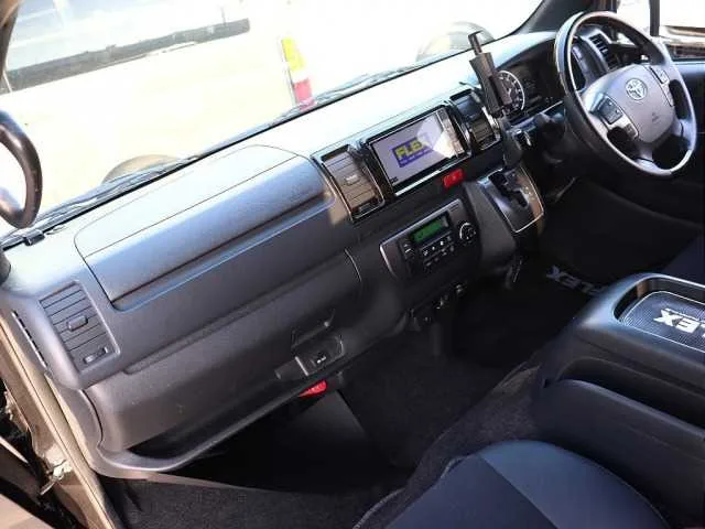 Toyota Hiace Van 2023 — миниатюра 5