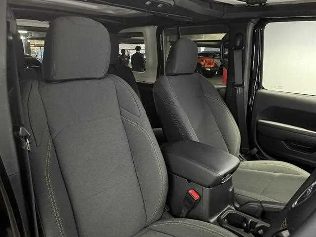 Jeep Wrangler 2025 — миниатюра 4