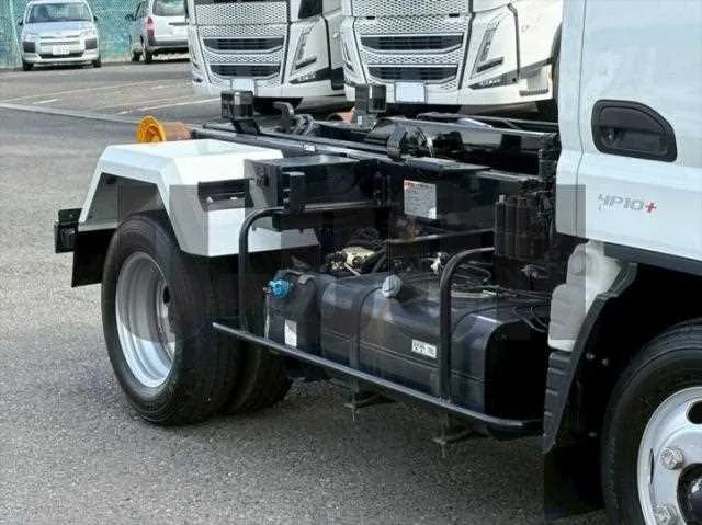 Mitsubishi Fuso Canter 2023 — миниатюра 2