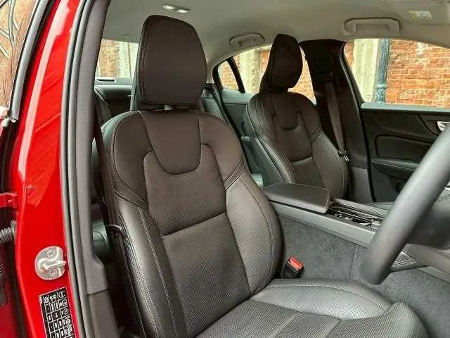Volvo S60 2023 — миниатюра 2