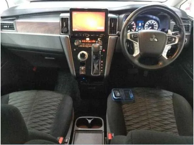 Mitsubishi Delica D:5 4WD 2023 — миниатюра 3