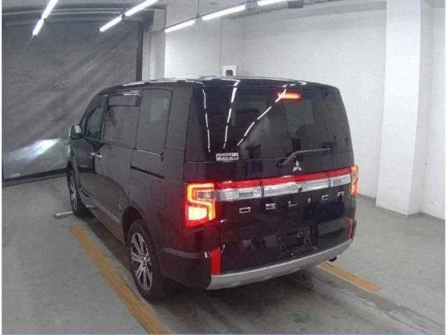 Mitsubishi Delica D:5 2023 — миниатюра 4