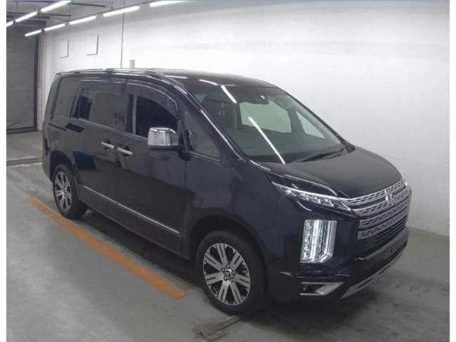 Mitsubishi Delica D:5 2023 — фото 1, купить с доставкой в Москву