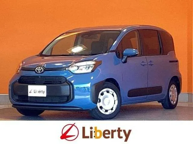 Toyota Sienta 2023 — фото 1, купить с доставкой в Москву