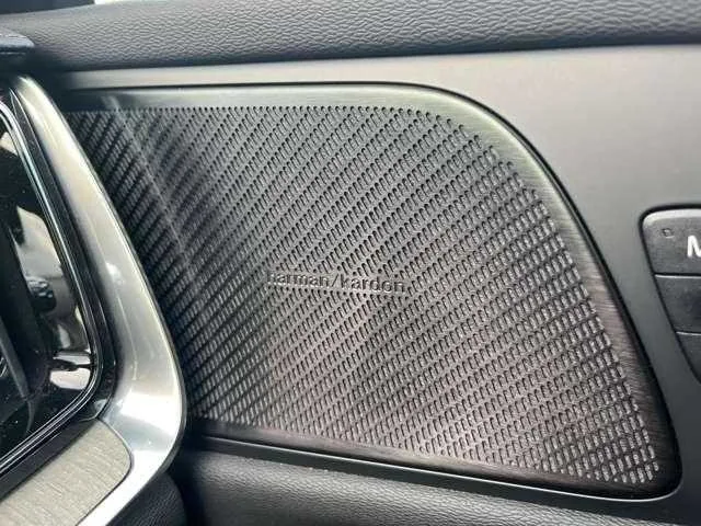 Volvo V60 2023 — миниатюра 4