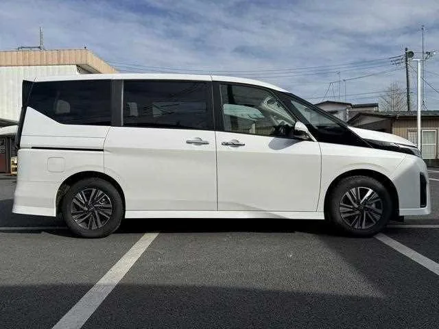 Nissan SERENA 2025 — миниатюра 3