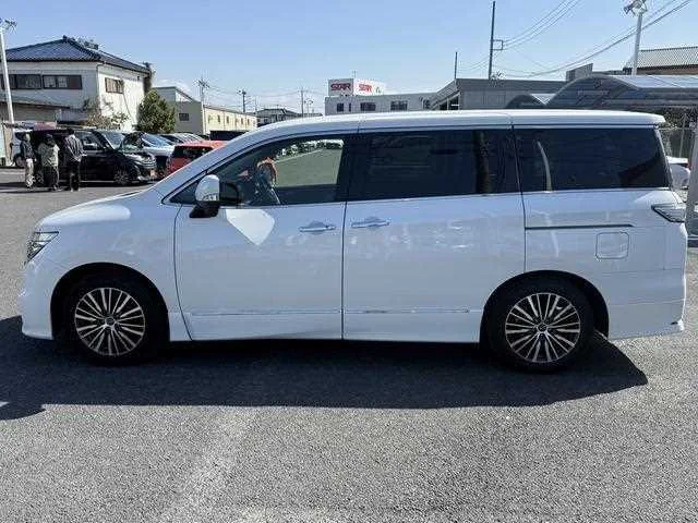 Nissan ELGRAND 2024 — миниатюра 2