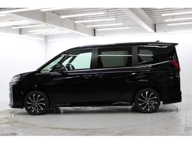 Toyota Noah 2023 — миниатюра 4