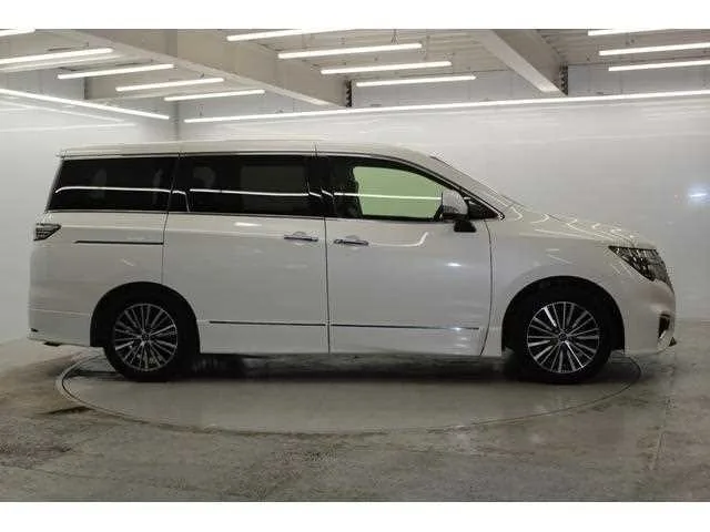 Nissan ELGRAND 2024 — миниатюра 2