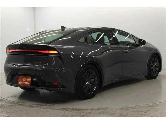 Toyota Prius 2023 — миниатюра 2