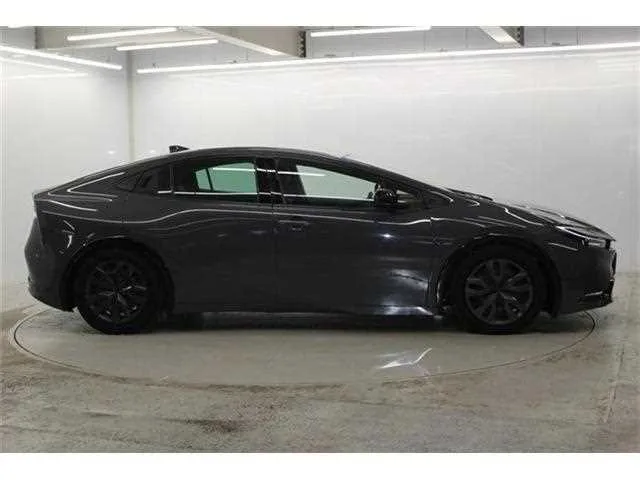 Toyota Prius 2023 — миниатюра 4