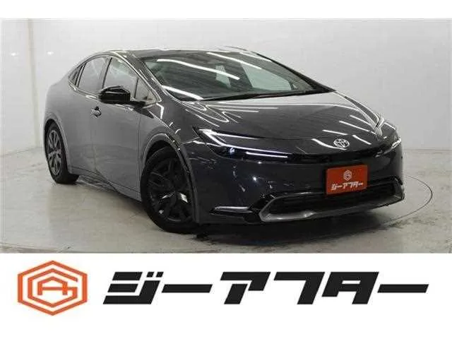 Toyota Prius 2023 — фото 1, купить с доставкой в Москву