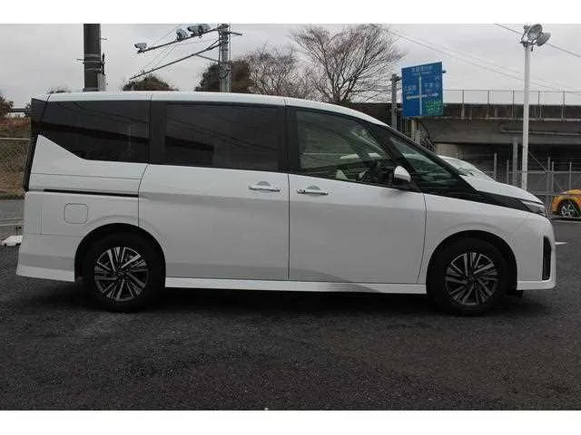 Nissan Serena 2025 — миниатюра 4